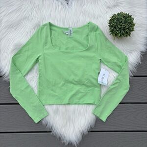 Women's Green Long Sleeve Top